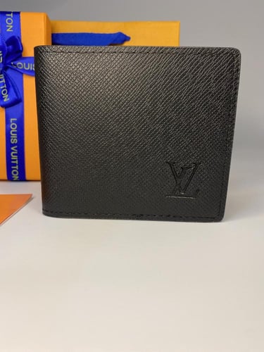 بوك لويس فيتون شامل الملحقات