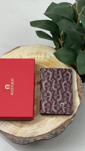 محفظ أقنر (متوفرة بعدة الوان) شامل الملحقات