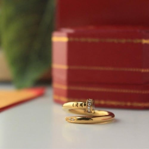 خاتم كارتير مسمار ذهبي