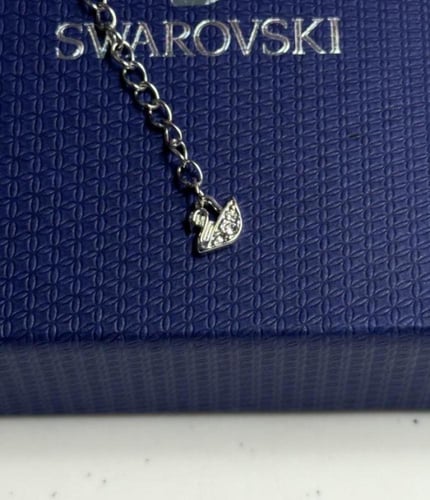 قلادة البجعة سواروفسكي شامل الملحقات