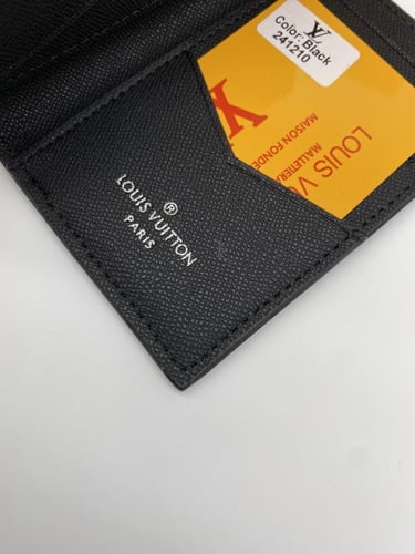 بوك لويس فيتون شامل الملحقات