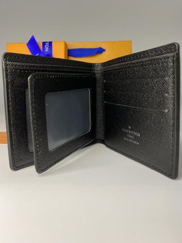 بوك لويس فيتون شامل الملحقات