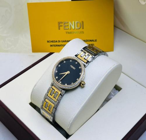 ساعة فندي ذهبي وفضي بإطار أسود شامل الملحقات