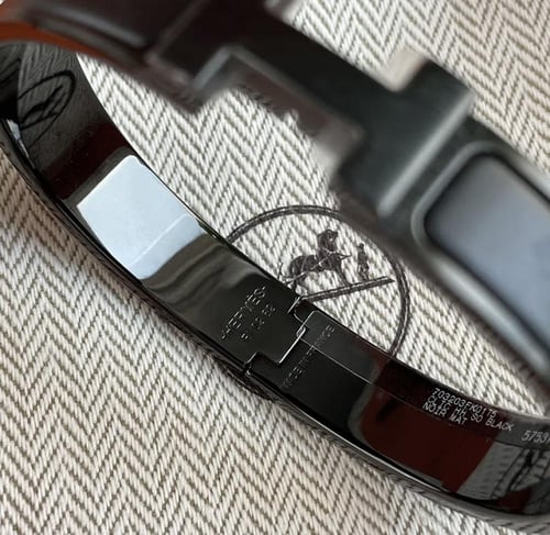 سوارة هرمز اسود