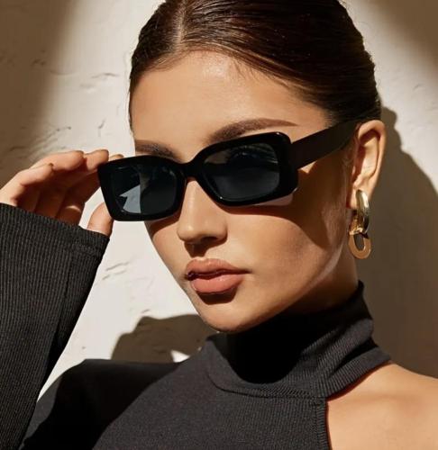 نظارات مستطيله بأطار أسود مضاد للانعكاس