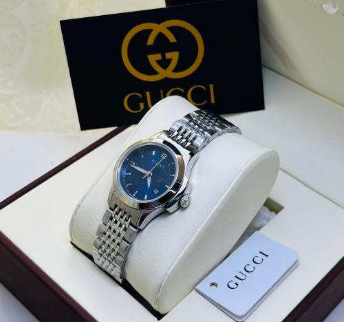 ساعة قوتشي فضي بإطار كحلي شامل الملحقات