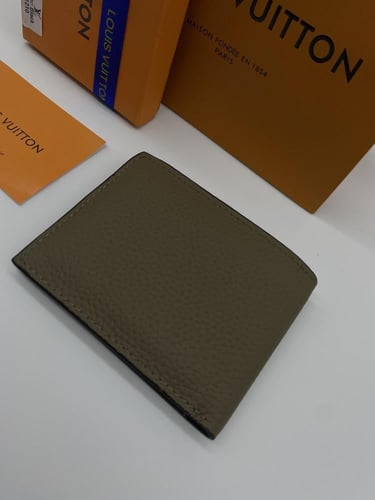 بوك لويس فيتون شامل الملحقات