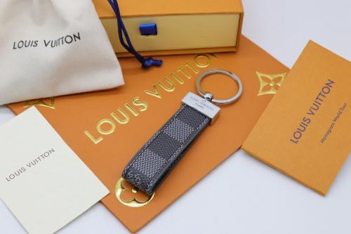 ميدالية لويس فيتون أسود شامل الملحقات