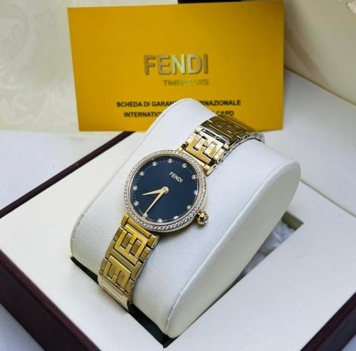 ساعة فندي ذهبي بإطار أسود شامل الملحقات