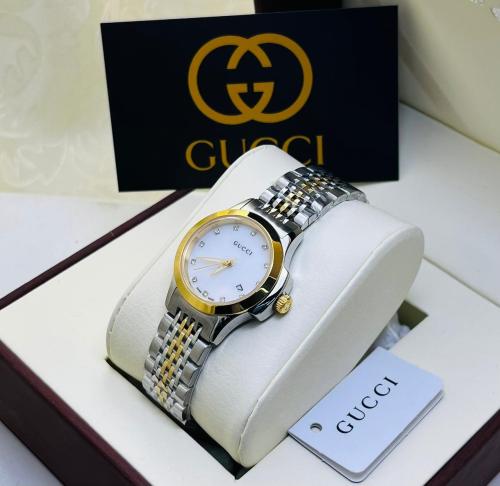 ساعة قوتشي فضي بإطار أبيض شامل الملحقات ساعة قوتشي...