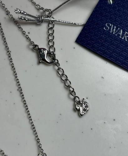 قلادة البجعة سواروفسكي شامل الملحقات