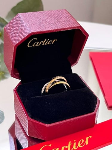 خاتم كارتييه شامل الملحقات