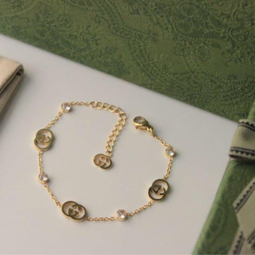 سوارة قوتشي ذهبي شامل الملحقات