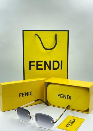 نظارة فندي كلاسك مع الملحقات طبق الأصل