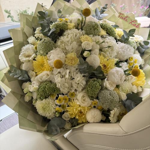 Super white bouquet