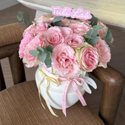 Pinky vase