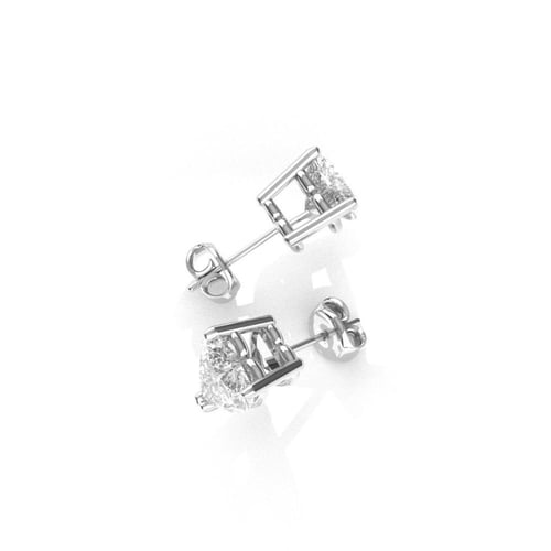 HRT 0.15 pointer of LOVE CVD earrings