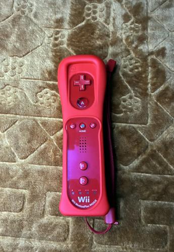 ريموت wii لون احمر