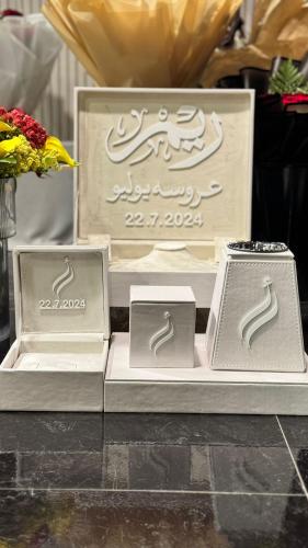 طقم مباخر جلد مع علبه العقد