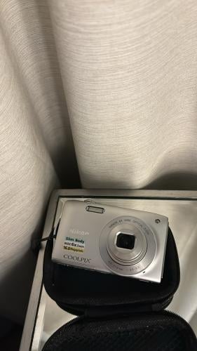 Nikon Coolpix S3200