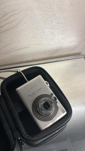 Canon Elph SD400