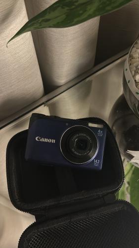 Canon Powershot A2200 in blue