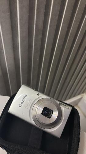 Canon powershot elph 180