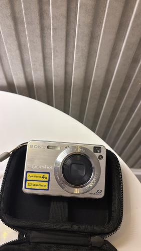 Sony cybershot in silver