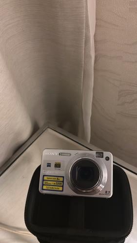 Sony cybershot in silver