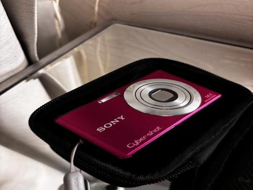 Sony cybershot in PINK