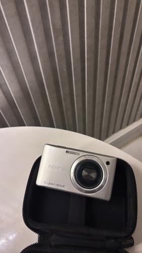 sony cybershot in silver