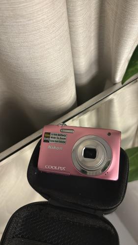 Nikon Coolpix in pink