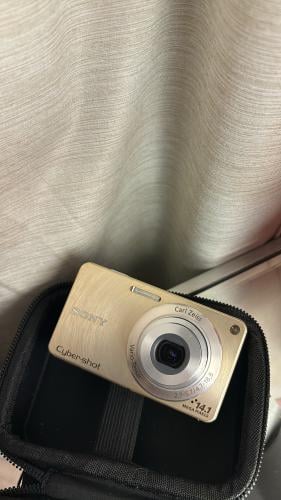 Sony cybershot in gold
