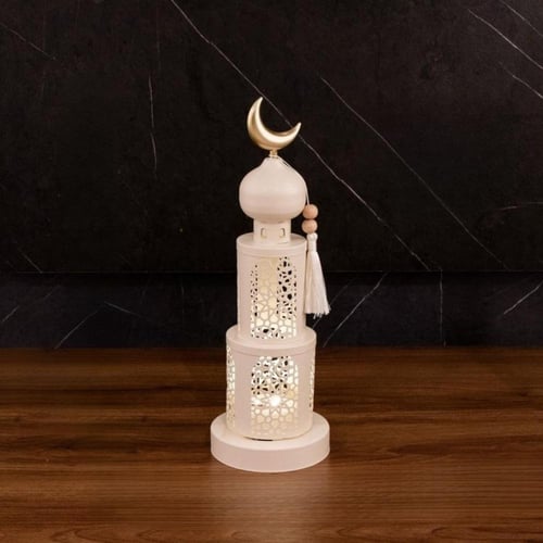 فوانيس مضيئة بتصميم أنيق تضيف روح رمضان وجمال خاص...