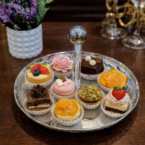 صحن تقديم ستيل فاخر بـشيال كروي - لمسة أناقة لضياف...