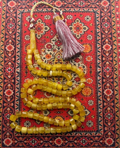 كهرمان حر بشفافية