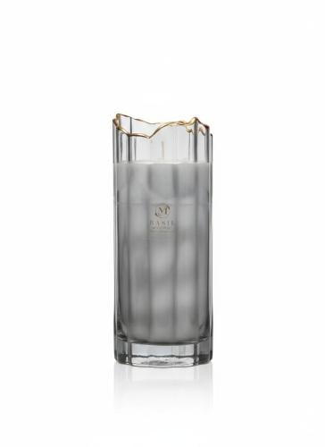 شمعة هدية على الحجز