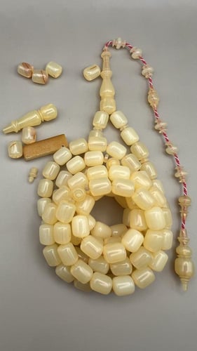 دومنه شفاف مع انعكاس احمر . ابراهيم اليمني