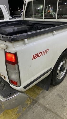 علامة 160hp للددسن قطعتين