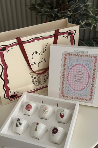 6 فناجين منوعه للعيد