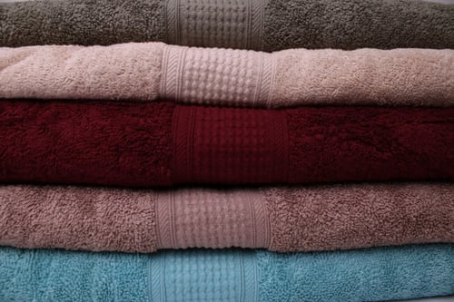 منشفة استحمام صناعة هندية - الحجم الوسط - 145*70 س...