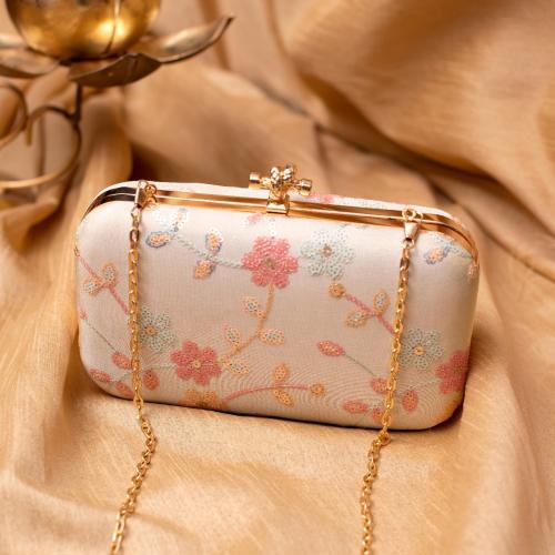 كلتش الزهور الكلاسيكي Classic Floral Clutch