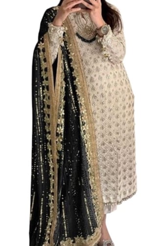 Noir Pearl Elegance إيليف – أناقة اللؤلؤ الأسود