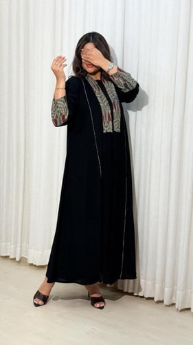 عباية المها فاخرة قماش ملكي بتداخل قماش هندي بالأك...