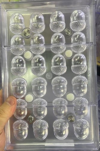 قوالب بولي كاربونات ممغنطه