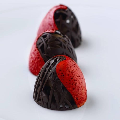 قالب شوكولاتة تركي نصف بيضاوي