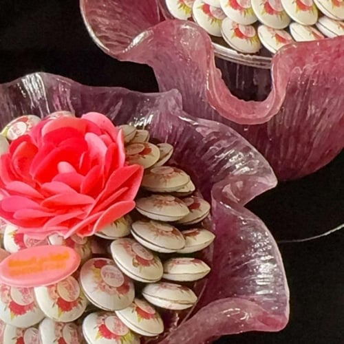 ماكرون بتصميم مطبوع