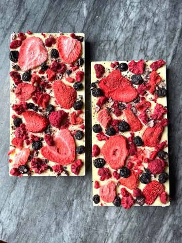 فراوله حبه كامله مجففه بالتجفيف البارد