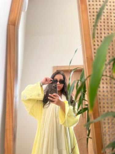 عباية butter Yellow