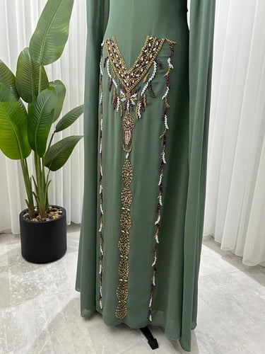 جلابية زيتية مطرزة